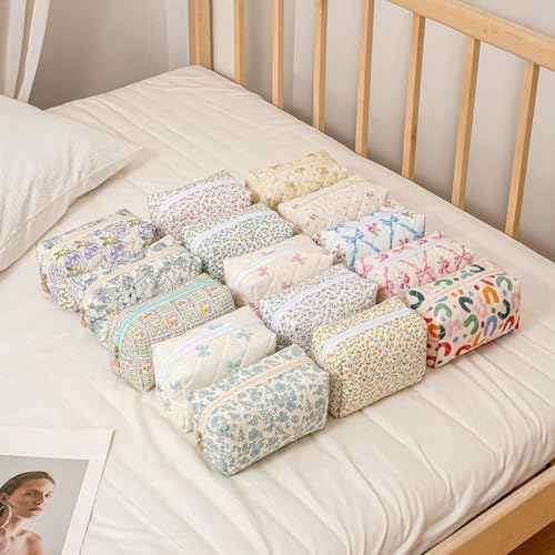 Cute Floral Makeup Bag Small Cotton Quilted Cosmetic Bag, Aesthetic Essential Bag Emergency Bag Gift for Women Girls Travel Accessories (Blue Floral)