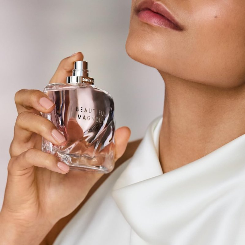 Estée Lauder Beautiful Magnolia Eau de Parfum Spray with Notes of Lush Magnolia, Solar Gardenia, Warm Woods & Luminous Musk | Floral Perfume for Women | Perfumes for Women, 1.0 Fl Oz