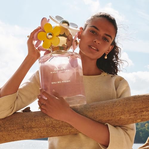 Marc Jacobs Daisy Eau So Fresh Eau de Toilette ? Fresh Floral Women's Perfume ? With Notes of Raspberry, Wild Rose, Grapefruit & Soft Musks
