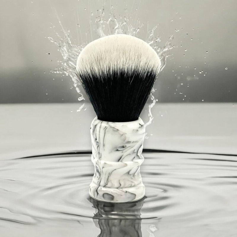 Parker Arctic Storm Ultra-Soft Synthetic Shaving Brush with Stand – 26 mm Tuxedo Knot for Rich Lather and Luxurious Everyday Shaving