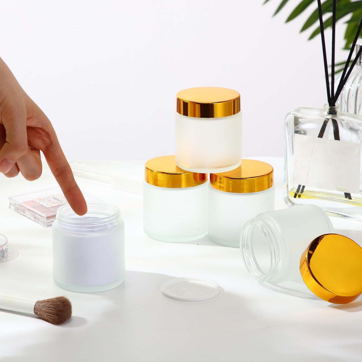 Geiserailie 30 Pcs 3.5oz Glass Jars with Plastic Wood Grain Lids Leakproof Airtight Empty Cosmetic Jars Sample Containers for Storing Lotions Powder Ointments Candle Making(Gold)