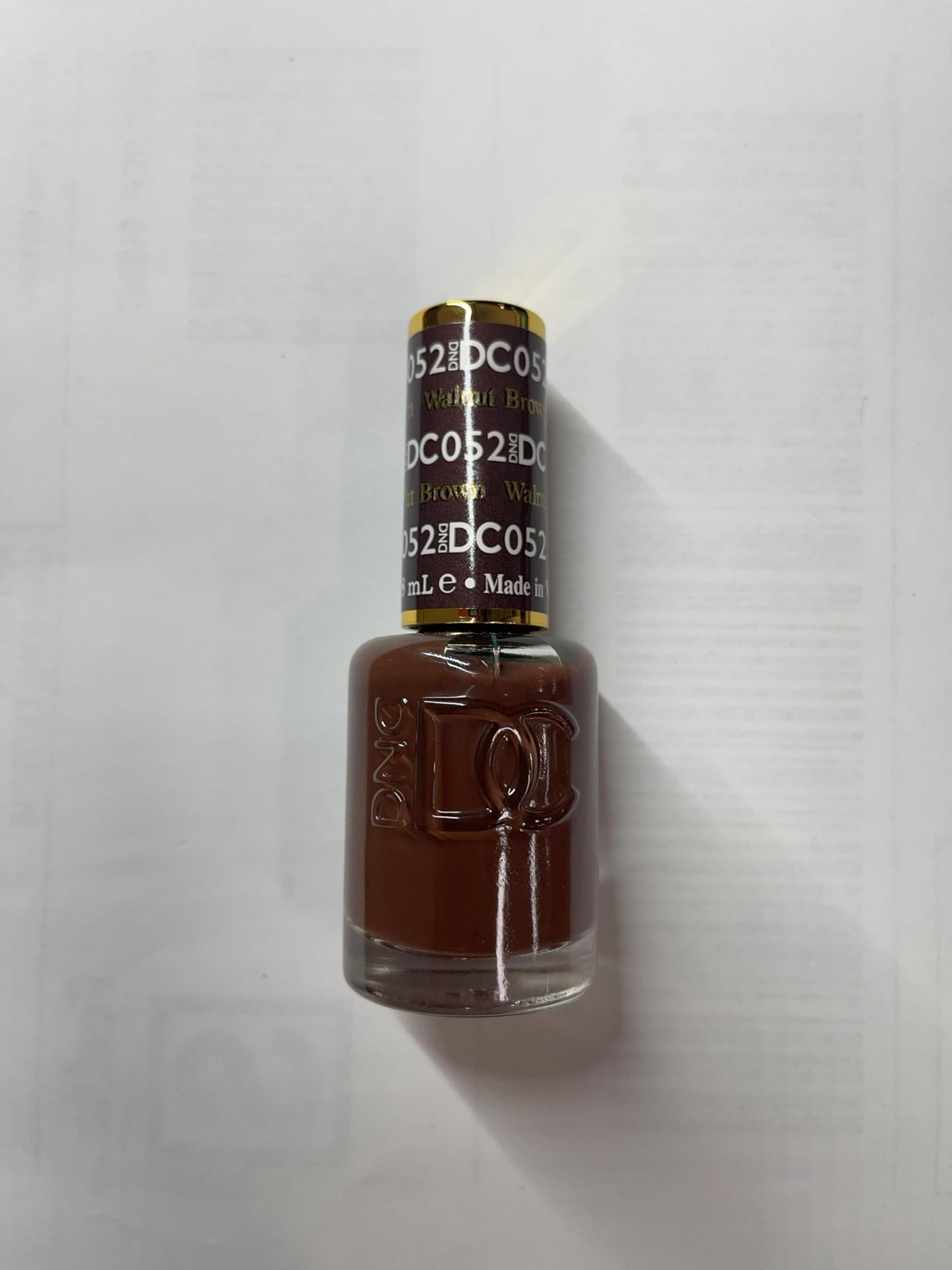 DND DC Gel Polish Set, Brown Collection, UV/LED Gel Polish and Air Dry Nail Lacquer, Matching Chip-Free Polish Duo, 052 Walnut Brown, 0.5 Fl Oz