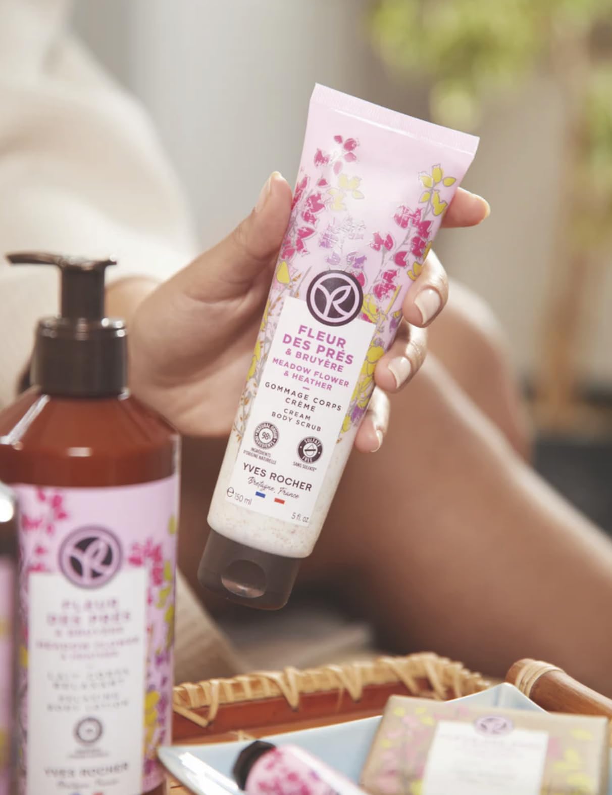 Yves Rocher Meadow Flowers and Heather Body Scrub Exfoliating Cream for Smooth, Purified Skin - 150 ml./5 fl.oz.
