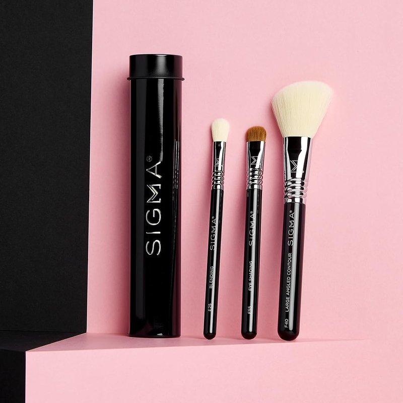 Sigma Beauty Travel Essential Trio - Makeup Brush Set for Foundation Powder Eyeshadow - 3 Tool Brushes with Brush Tin Holder - Skin Safe, Vegan Makeup Brushes for Travel - Black