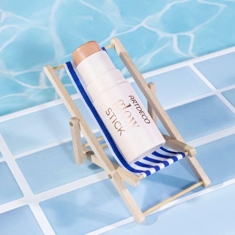 ARTDECO Glow Stick – Cream Highlighter for Natural Radiance – Easy to Apply Makeup Stick for Instant Glow & Fresh Look – Vegan & Cruelty Free – 0.17 oz