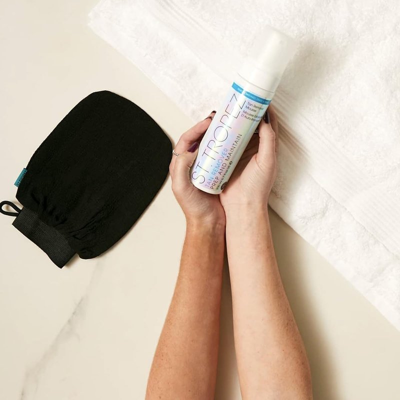 St.Tropez Prep & Maintain Tan Build Up Remover Mitt