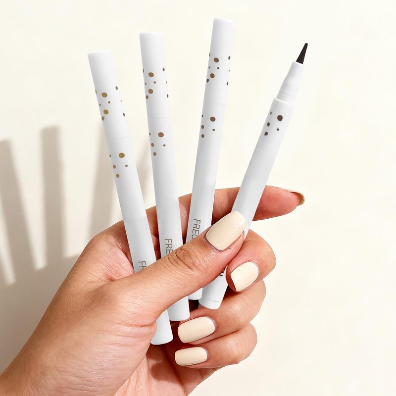 Janwana Freckle Pen Lifelike Natural Freckle Makeup Waterproof & Smudge Proof 2PCS Long Lasting Freckle Faux Looking Freckle Pencils - Light Brown + Natural Coffee