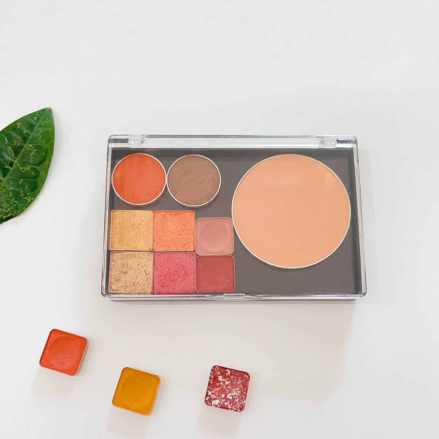 Empty Magnetic Clear Eyeshadow Palette - Lightweight Traveling Depotting Makeup Case | Small 4.76 x 3.11 Inches
