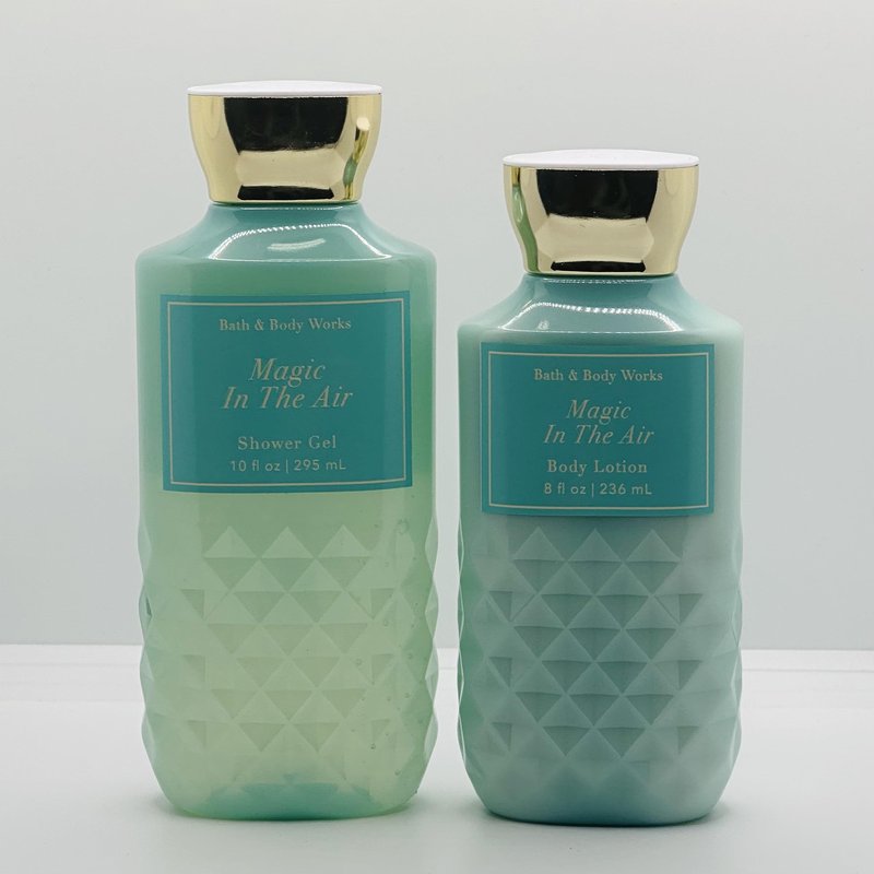 Bath and Body Works Gift Set of 10 oz Shower Gel and 8 oz Lotion (Magic In The Air)