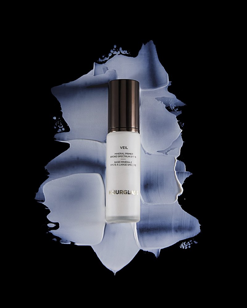 Hourglass Veil Mineral Primer, Face Primer That Extends Face Makeup Wear, Creates Smooth, Even Skin, Conceals Redness, and Minimizes Pores, Lines and Wrinkles, Oil-Free and SPF 15 Protection