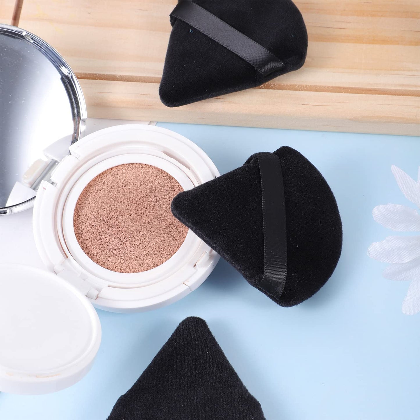 Pimoys 15 Pieces Powder Puff Face Soft Triangle Makeup Velour Puff, Beauty Sponge for Loose Powder and Cosmetic Foundation, Blender Makeup Tool (Black, Pink, Flesh)