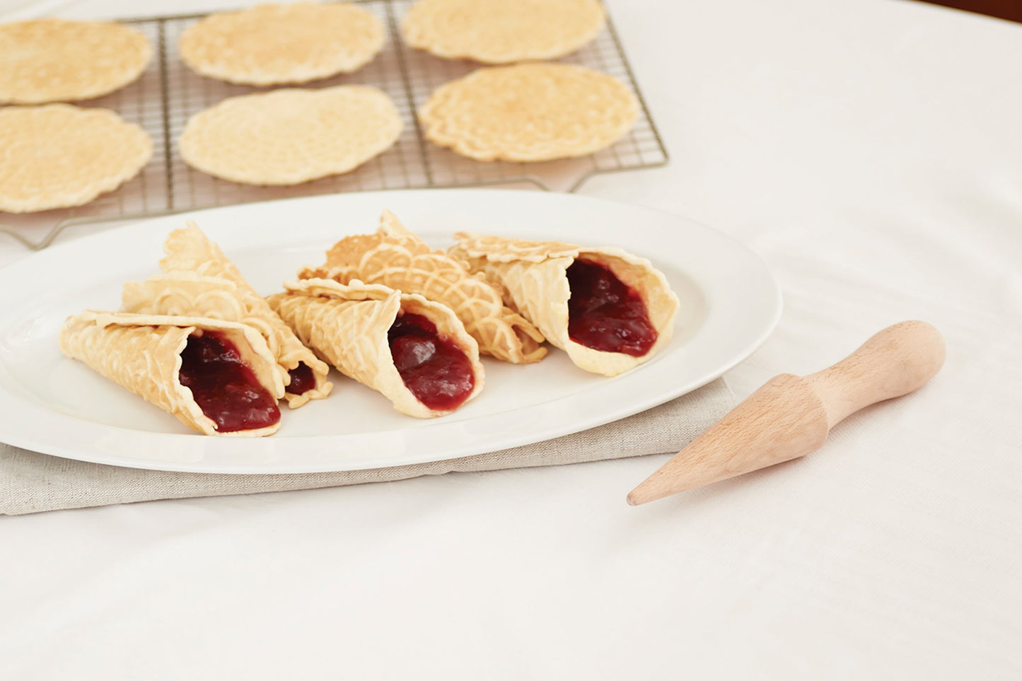 Fox Run Wooden Pizzelle Roller, Krumkake Pastry Tool, Waffle Ice Cream Cone Roller, 8.25 inches, Beechwood