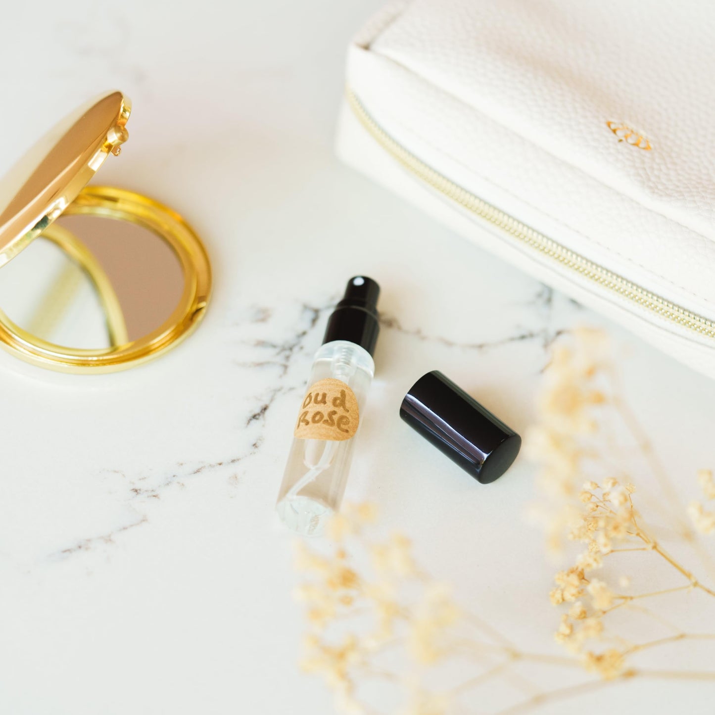 OurHands Perfume Making Kit Create Your Own Signature Perfume with 5 Premium Fragrance Oils, Perfumer’s Alcohol, Reusable Glass Atomiser, and Custom Naming Stickers