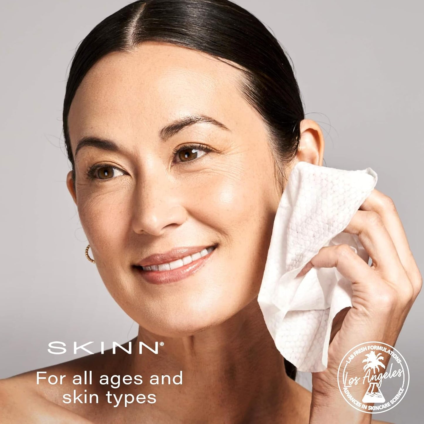 SKINN Facial Cleansing Wipes - Hydrating Makeup Remover for Waterproof Mascara | Gentle Exfoliating Towelettes