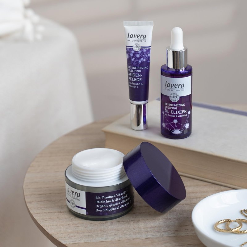 lavera Re-Energizing Sleeping Cream - night cream with grape & vitamin E - 5in1 over-night effect - revitalises & smooths complexion - combats signs of fatigue - natural cosmetics - vegan - 1.6 Fl Oz