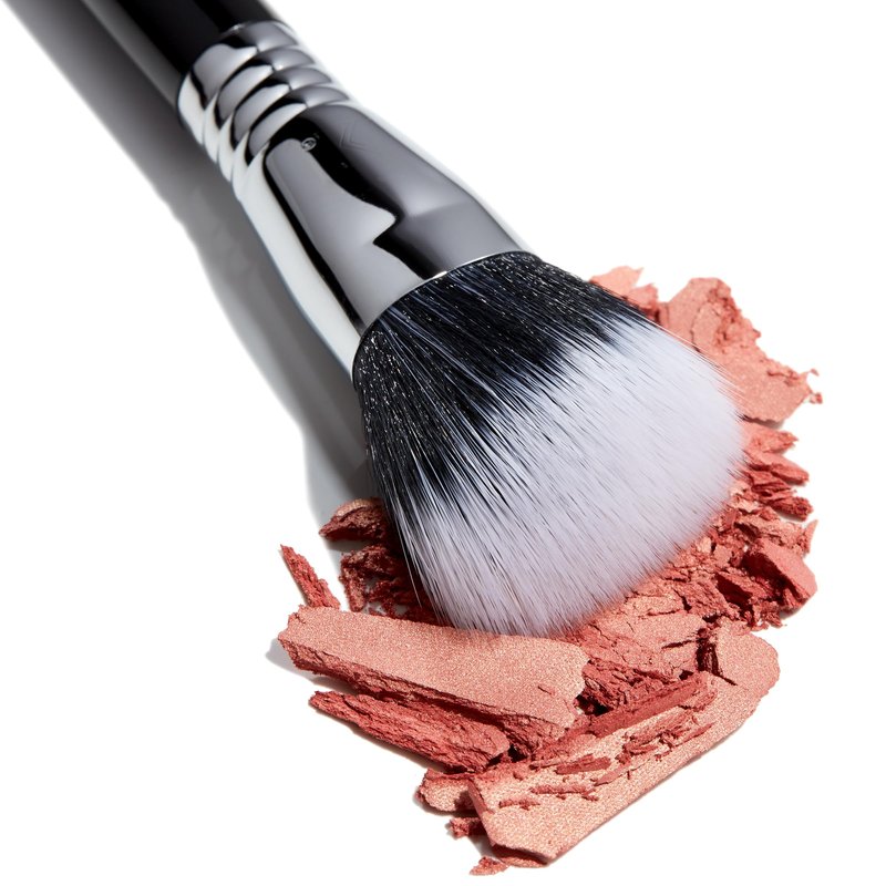 Sigma Beauty F53 Air Contour and Blush Brush – Angled Makeup Brush for Blush & Bronzer, Perfect for Sheer to Medium Coverage, Professional, Streak-Free Application (1 Brush)
