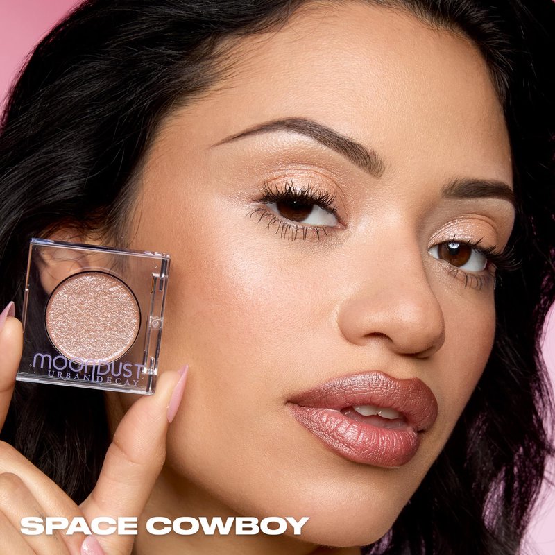 Urban Decay 24/7 Moondust Glitter Eyeshadow Single - Sparkly Eye Glitter Makeup, Long-lasting, Highly Reflective Shimmer, Eye Shadow Topper, Space Cowboy (Champagne Gold Silver Sparkle) - 0.06 oz