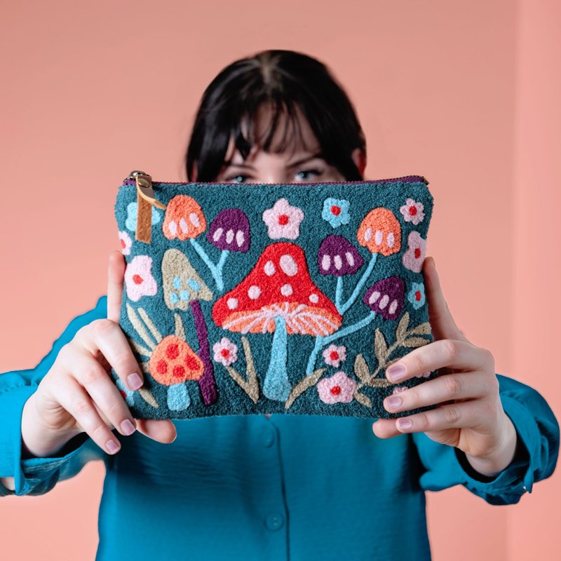 Karma Embroidered Carry All, Retro Floral