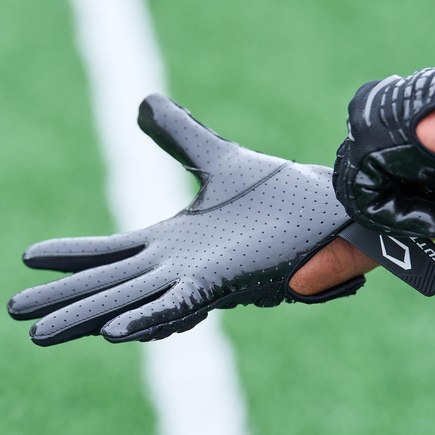 CUTTERS Limited Edition Football Gloves - Rev Pro 5.0 - Ultra Grip No Slip Wide Receiver (1 Pair) (Stars & Stripes, Medium)