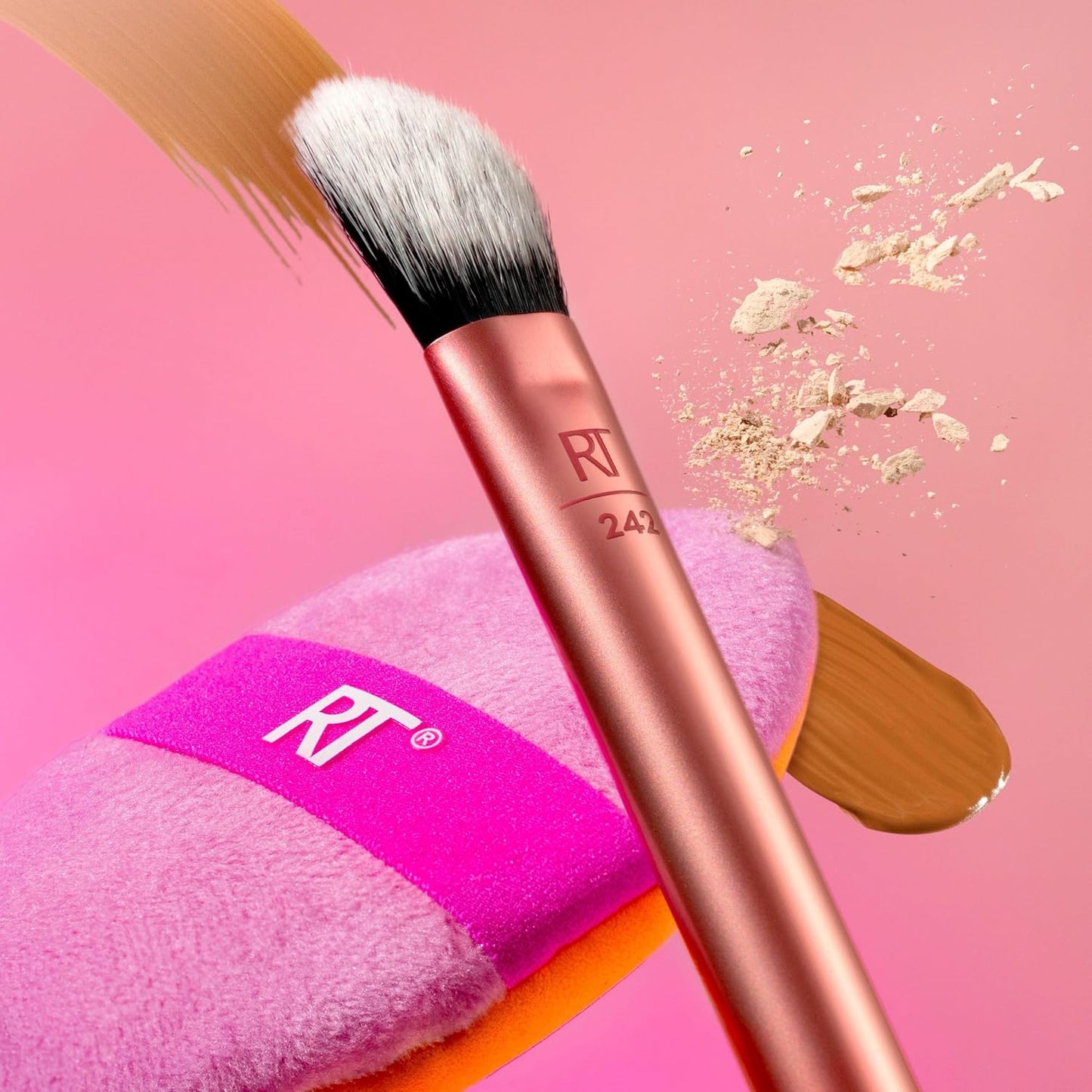 Real Techniques Brightening Concealer Makeup Brush, Viral Kitten Paw Brush Conceals Under Eyes, & Imperfections, Cover Dark Circles, For Brightener & Concealer, RT 242 Brush, Cruelty-Free, 1 Count
