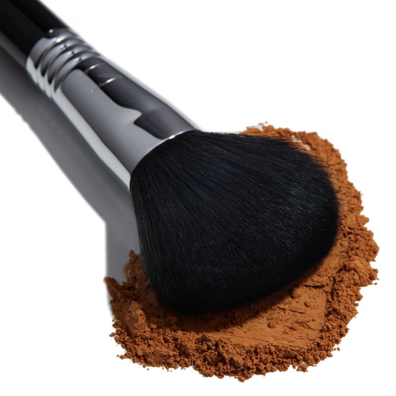 Sigma Beauty Professional F30 Large Coverage Powder Face Makeup Brush for Loose Powder and Mineral Foundation