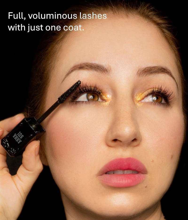 ANNA SUI Volume Mascara - Full, Voluminous Lashes for Strong Impact Eyes | Black, 0.31 oz