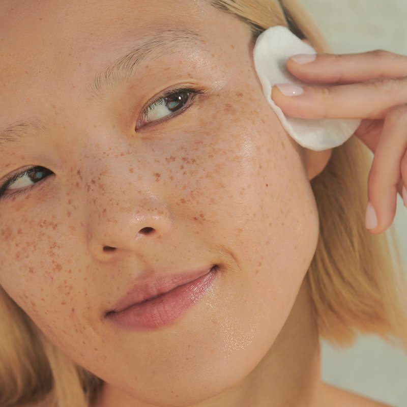 Clarins Hydrating Toning Lotion and One-Step Gentle Exfoliating Cleanser Bundle