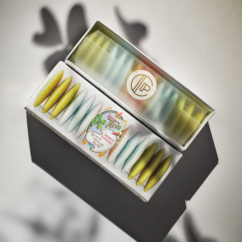 Claus Porto - Trevo Guest Soap Box with 15 Mini Soaps in 4 Scents | Rich, Smooth, Creamy Hand Soap | Handcrafted, Aromatic, Luxurious, House Warming Gift (10g each)