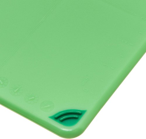 San Jamar Saf-T-Grip Plastic Cutting Board with Safety Hook, 6" x 9" x 0.375", Green