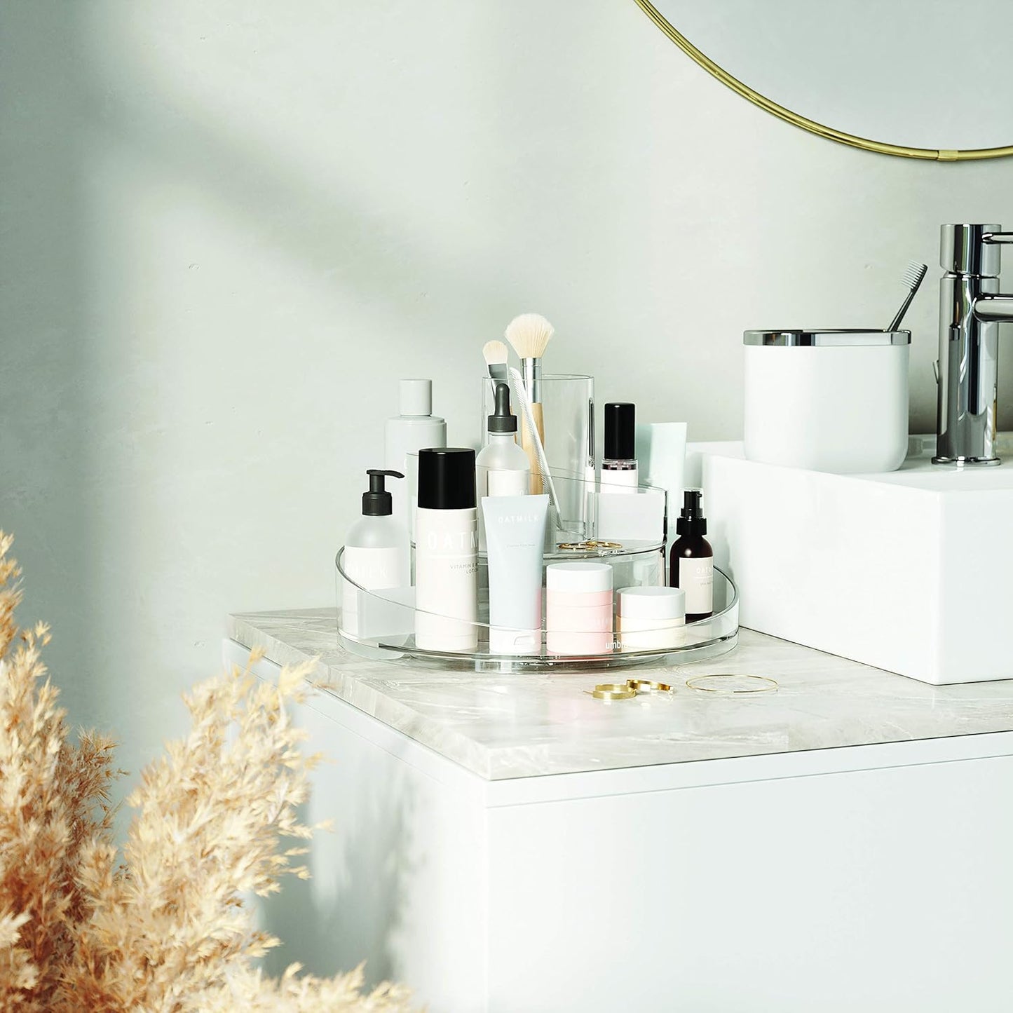 Makeup Organizer - Umbra Cascada Clear Acrylic Design | Compact & Stylish
