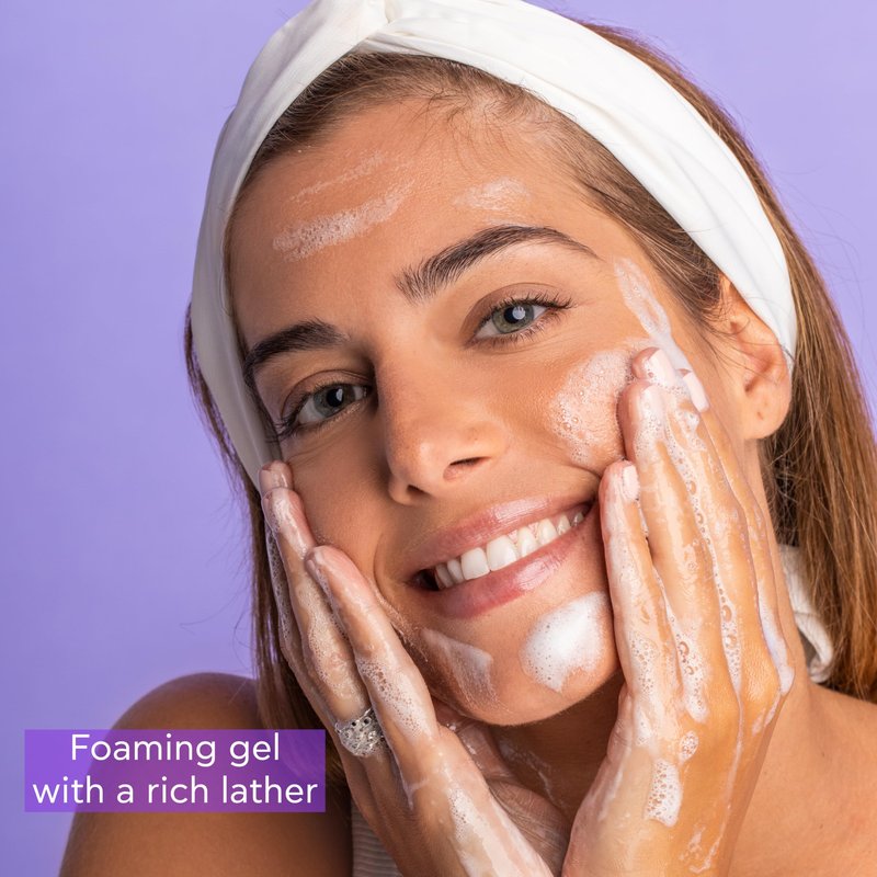 Apivita Cleansing Foam, Hydrating & Soothing Cleansing Creamy Foam for Face & Eyes with Olive, Lavender & Propolis
