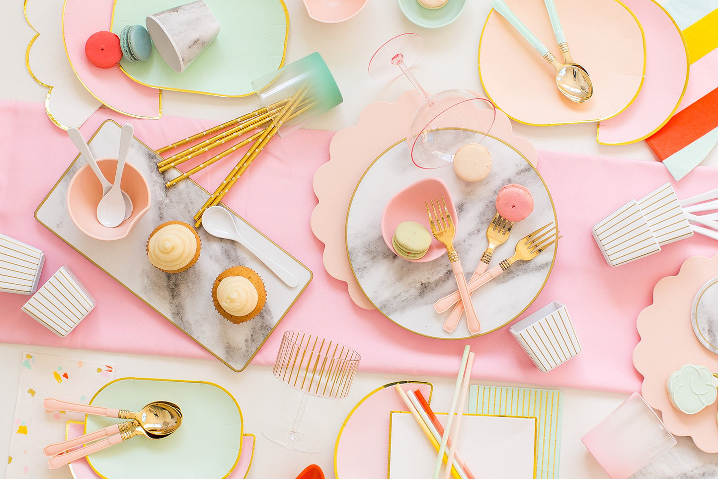 Sugar & Cloth 7 Inch round Dessert Paper Plate, Marble with Gold Edge, 24 Count