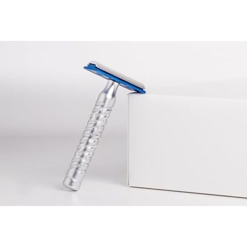 The Goodfellas' Smile, The Styletto Shadow V2 (Blue) Aluminum Double Edge Safety Razor, Uniquely Engineered Neutral Blade Gap Makes Shaving Easier, Closer and Smoother - Made in Italy