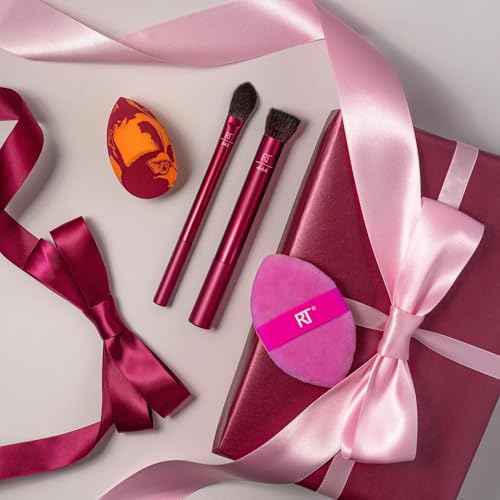 Real Techniques Merry Must-Haves Holiday Gift Set, 4 Piece Brush & Sponge Set for Foundation, Cheeks & Powder, Stocking Stuffer, Gift for Her, Cruelty-Free & Vegan