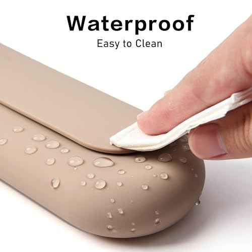 Makeup Brush Holder Magnetic Closure Make Up Brushes Organizer Silicone Makeup Bag Travel Essentials (Khaki)