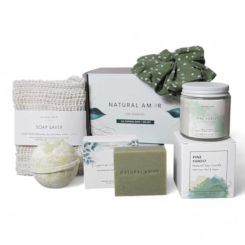 Natural Amor Green Spa Gift Set for Women, Peppermint Forest Bath Gift for her,5pc Bath & Body Gift Including Soap Bar, Candle, Bath Bomb