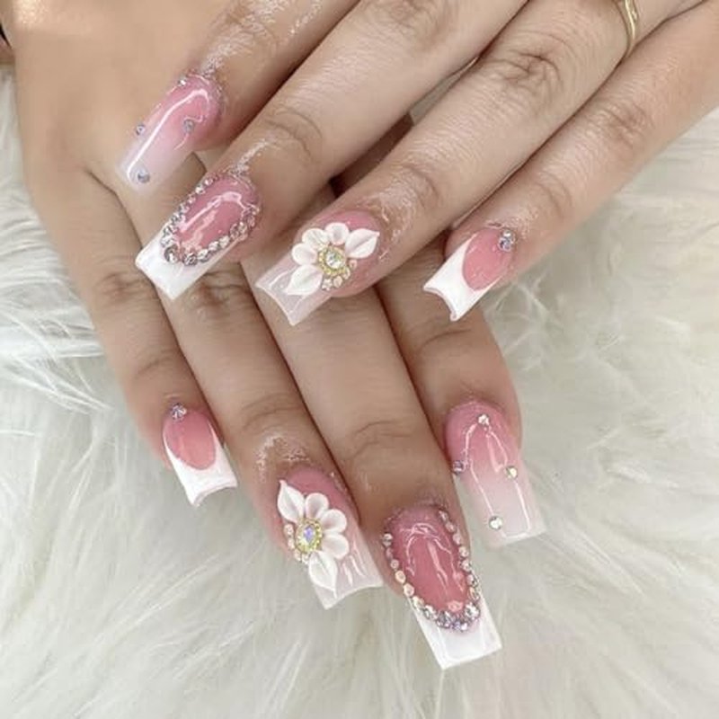 Set 96Pcs Handmade 3D Acrylic Flowers For Nails Art Decor Set, White 3D Flowers For Nails Acrylic Flower Nail Art Diverse Collection in One Box for Nail Designs For Women (Poinettia 96PCs)