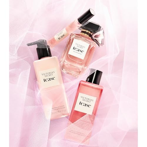 Victoria's Secret Tease Eau de Parfum Travel Spray, Notes of White Gardenia, Anjou Pear & Black Vanilla, Mini Perfumes for Women (0.23 oz)
