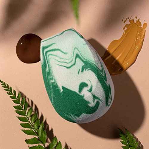 EcoTools Core Five Makeup Brush and Sponge Kit, For Eyeshadow, Blush, Bronzer, Eyeliner, & Foundation, Makeup Blending Sponge, Brush Essentials, 5 Piece Set