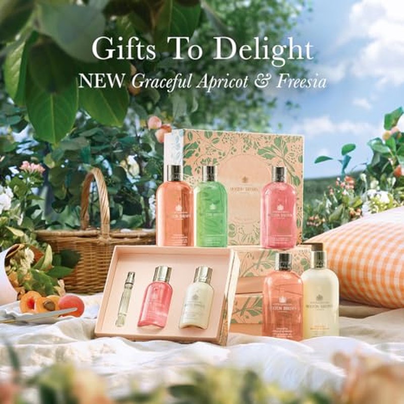 Molton Brown Delicious Rhubarb & Rose Travel Gift Set
