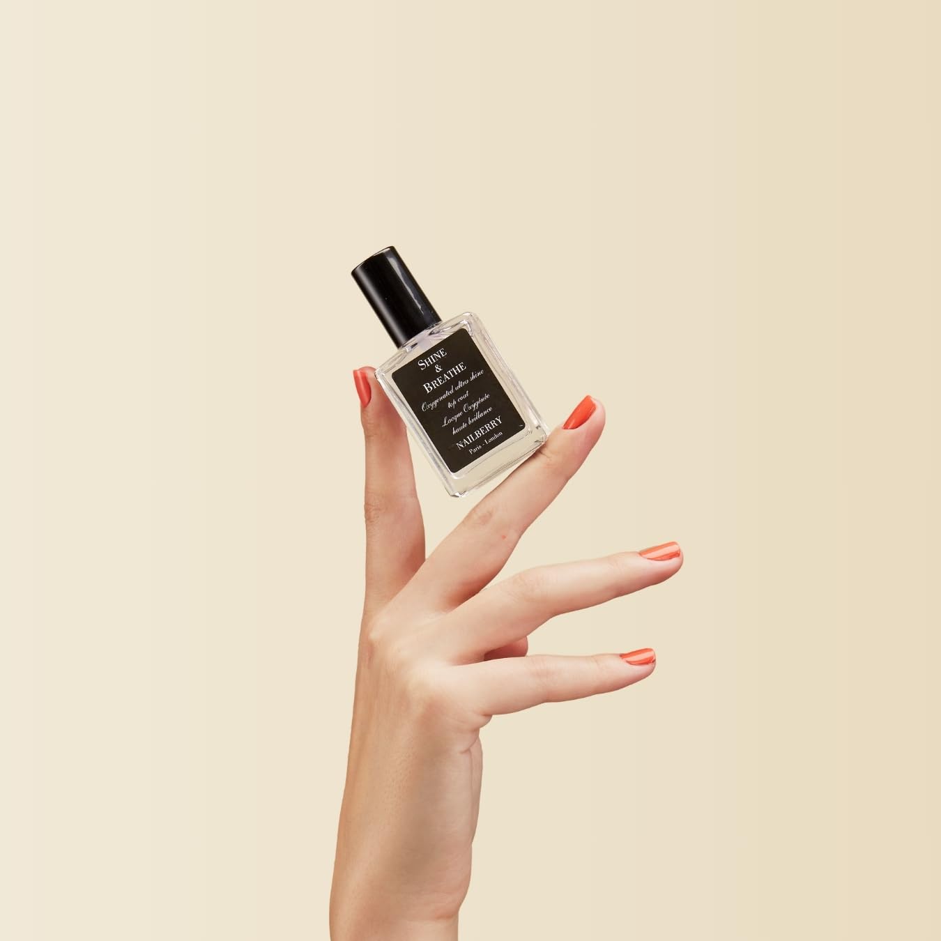 Nailberry Shine & Breathe Oxygenated Top Coat | High Gloss Nail Polish Top Coat | Boosts the Vibrancy, Shine & Staying Power of Nail Polish | Vegan | Certified Halal and Cruelty Free | 12-Free | 15 ml