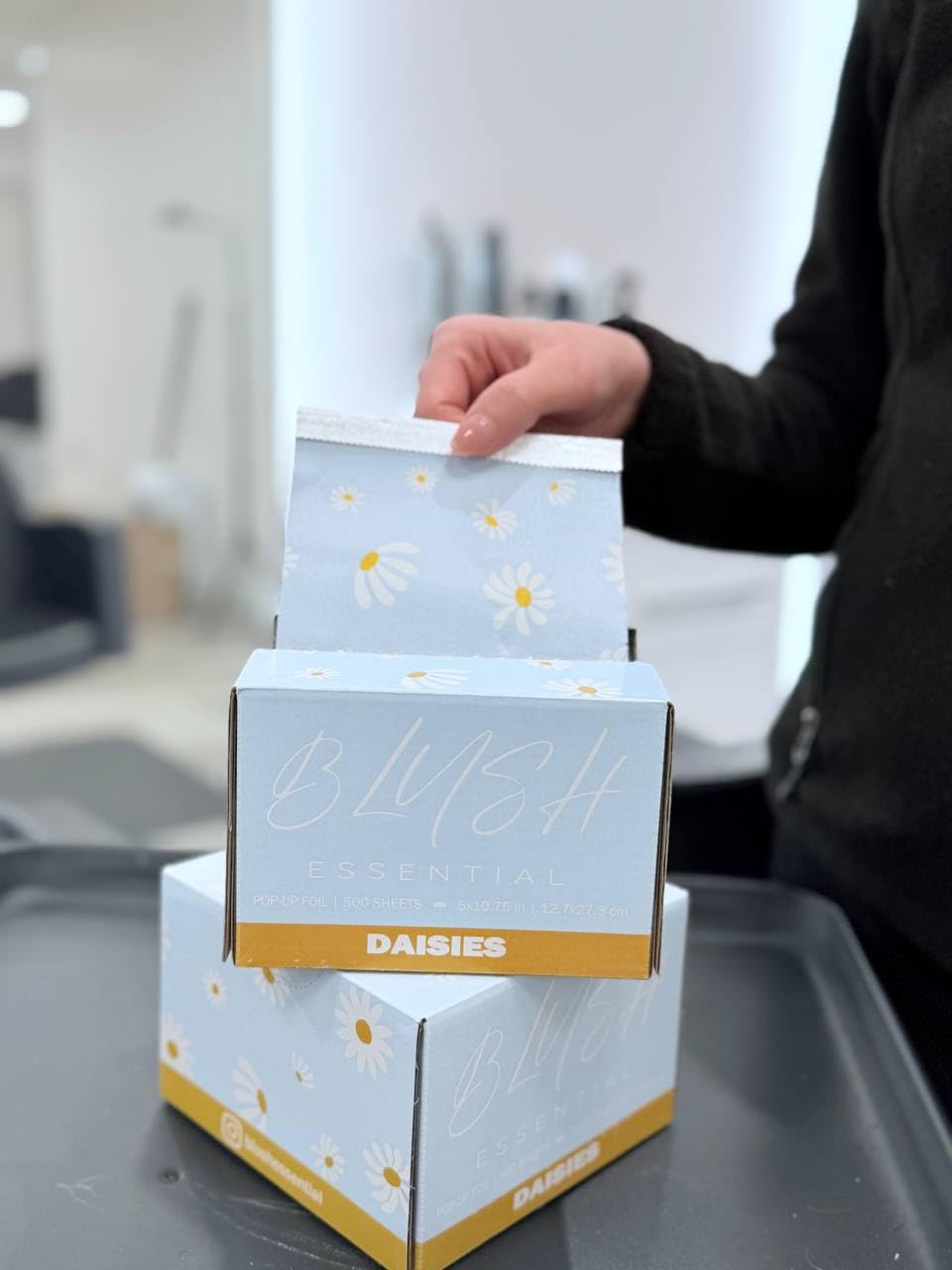 Blush Essential Aluminum Foil Daisies Hair Foils 5x10.75-500 Sheets for Hair Bleach, Foil for Highlighting, Cute Hair Foils, Professional Hair Foils, Pop Up Foils for Hair Color in Salons