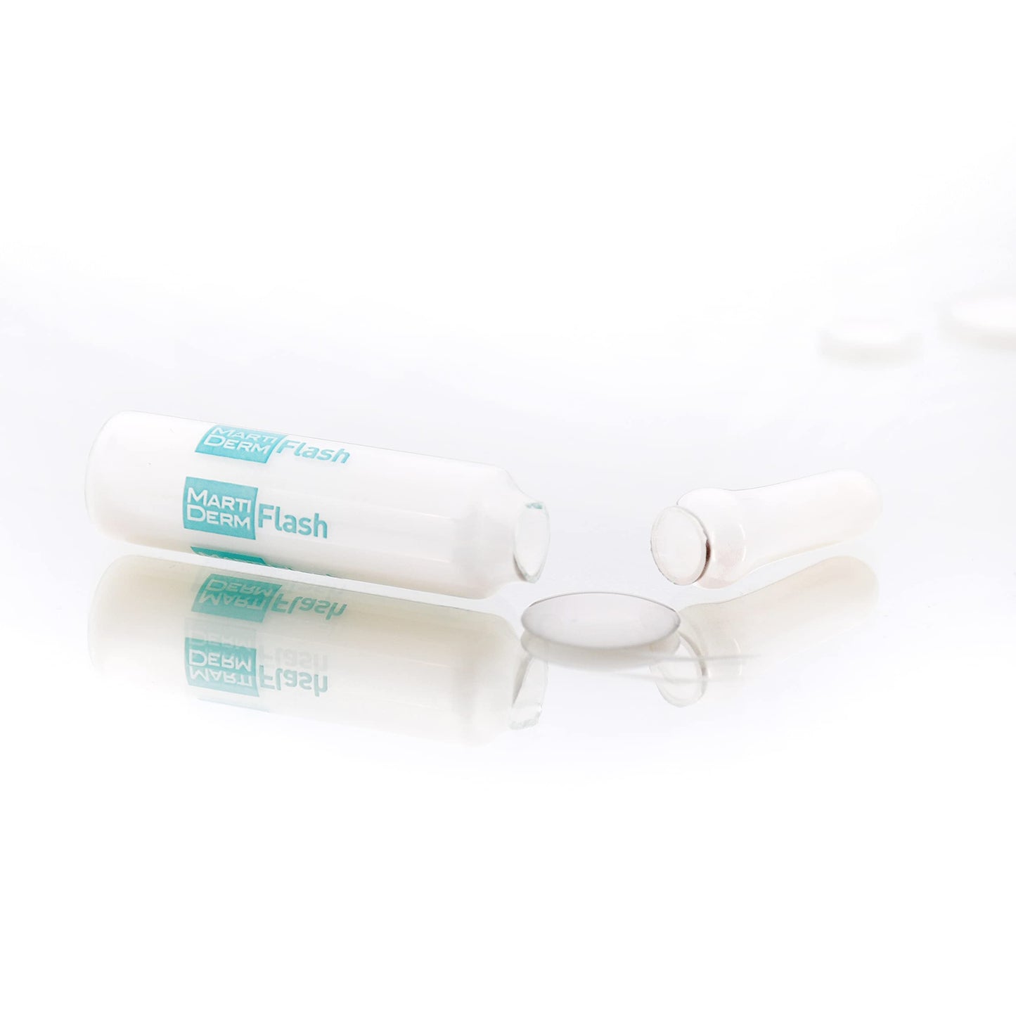 Martiderm Flash Ampoule for Women and Men with Hyaluronic Acid, Silica Complex and Tightening Proteins for Moisturising, Renewing and Inmediate Lifting Effect, 5 Ampoules.