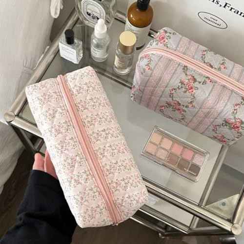 Floral Make Up Bag Coquette Cosmetic Bag Quilted Makeup Bag for Women Portable Toiletry Bag Travel (pink)