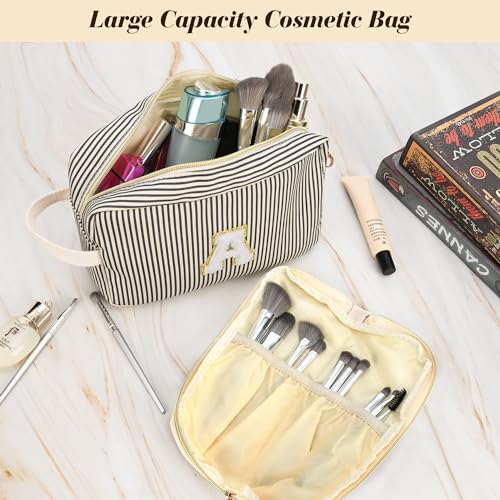 Travel Makeup Bag Christmas Gifts for Women Girl Teens, Personalized Initial Makeup Bag for Cute Teen Girls, Preppy Stuff Toiletry Bag Cosmetic Bag, Teen Girls Gift Trendy Stuff, Letter K