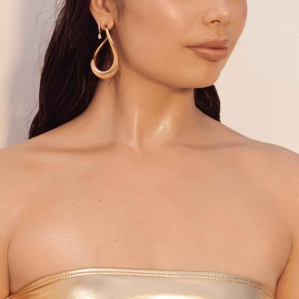 Beauty Creations Body Oil with Shimmery Glitter in GOLD color