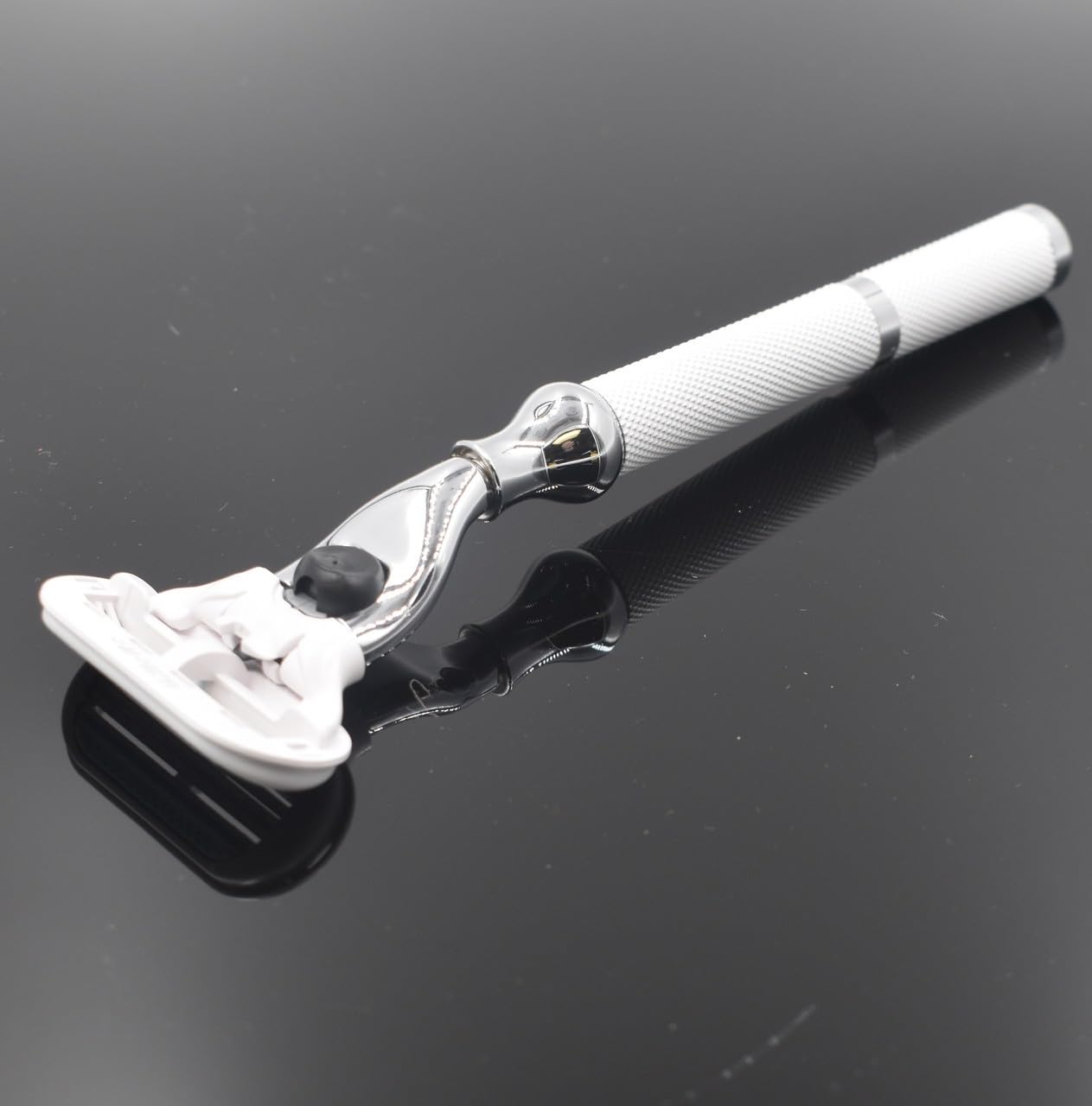 Parker Deluxe Triple Blade Razor for Women–Compatible with Gillette Venus or Gillette Mach 3 Cartridges–5.5 Inch Textured Brass Frame Handle-One Gillette Venus Cartridge Included
