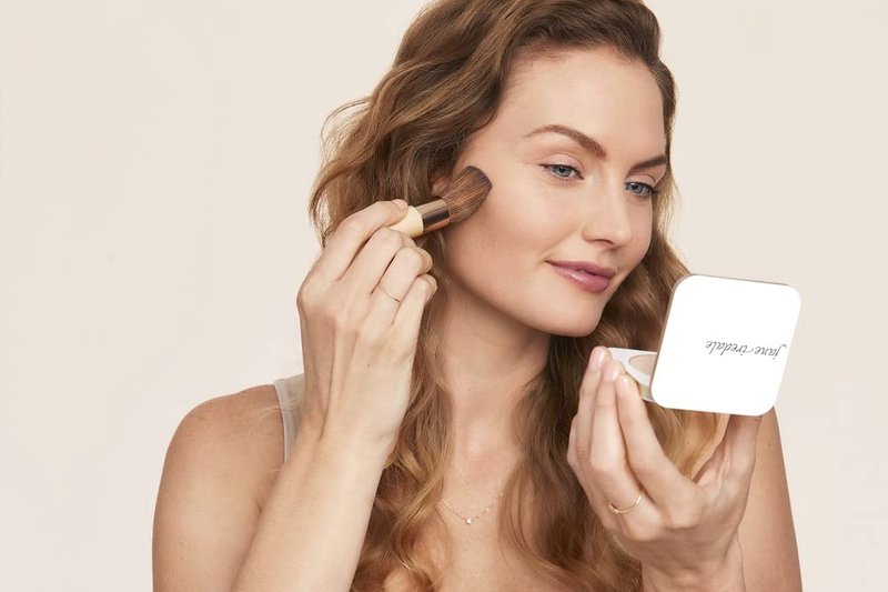 Jane Iredale PurePressed Base Mineral Foundation - Refillable Compact Set | Semi-Matte Pressed Powder with SPF, Talc-Free, Vegan