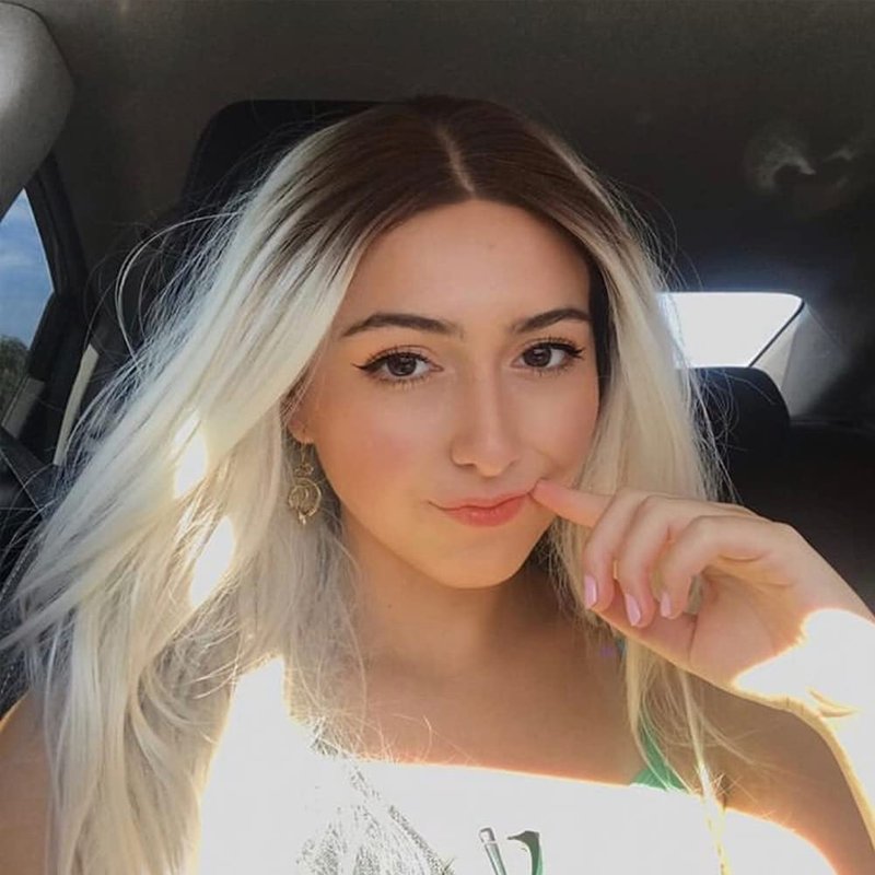 Angle Lucky Long Straight Platinum Blonde Lace Front Wig Synthetic Omber Blonde with Black Root Middle Part Wig Heat Resistant Fibre Realistic Hairline Daily Wigs for Women 24 Inch