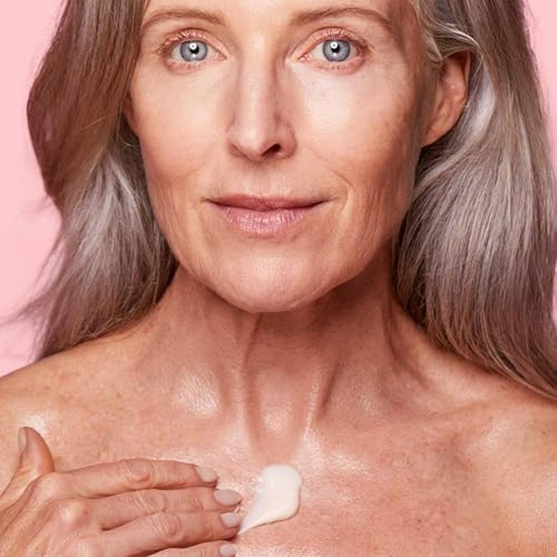 Clarins Super Restorative D?collet? and Neck Concentrate | Deeply Replenishing, Anti-Aging Cream For Mature Skin | Skin Texture Is Refined and Chest Creases Are Visibly Diminished After 4 Weeks*